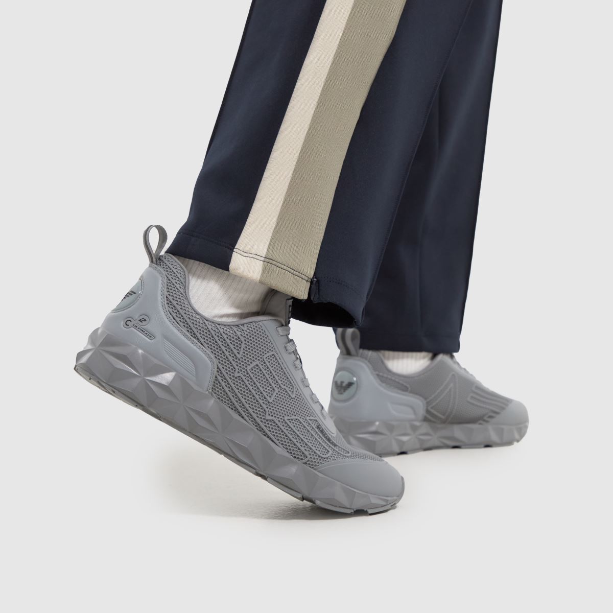 EA7 Emporio Armani – Ultimate C2 Kombat – Ljusgrå sneakers
