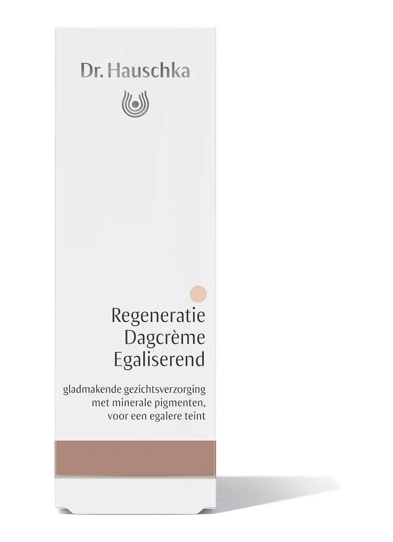 Cremă de zi regeneratoare cu colorant Dr. Hauschka
