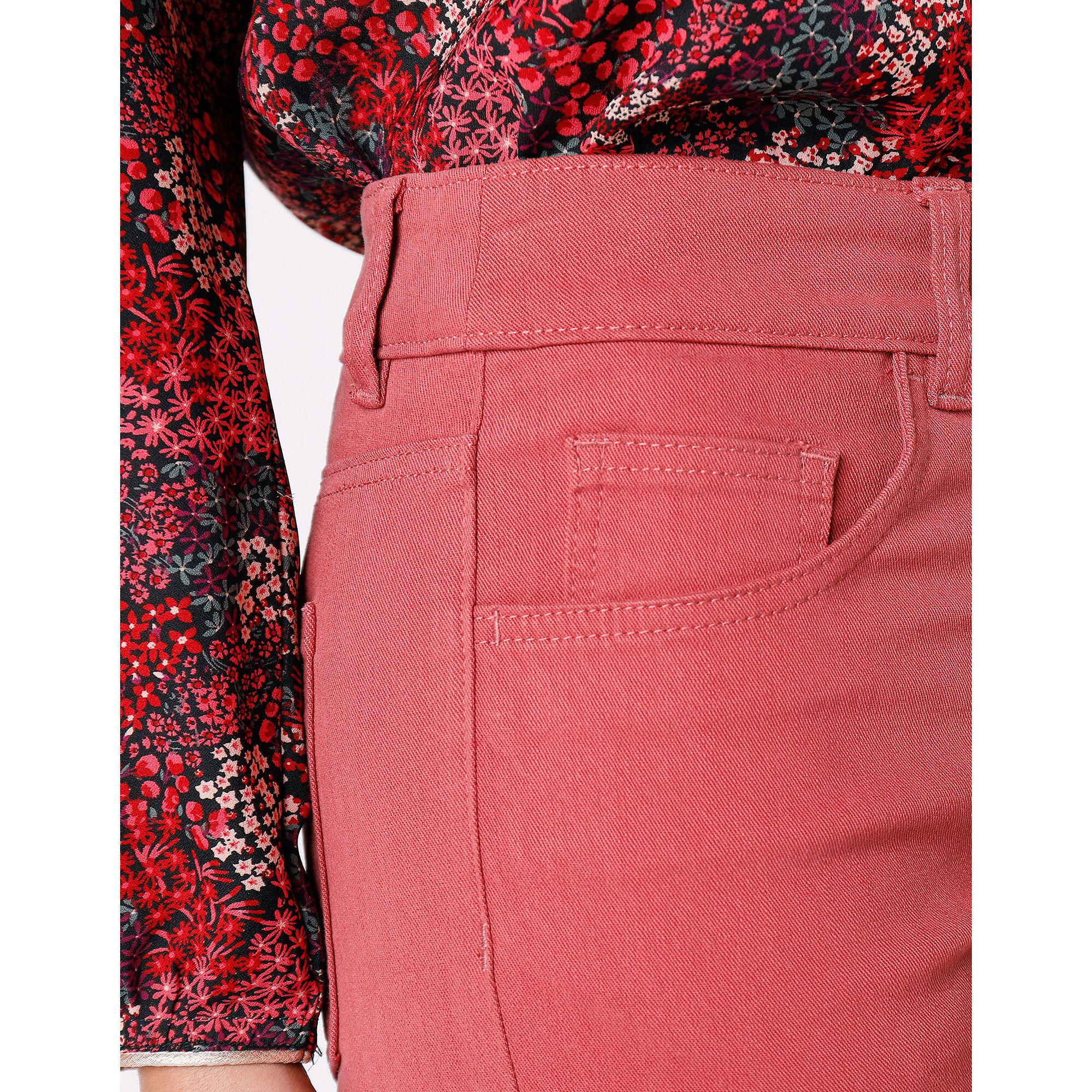 Pantalon droit gainant