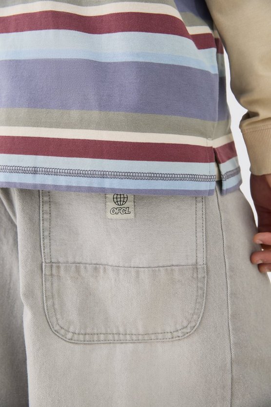 Jeans mit extrem weitem Bein in Eisgrau