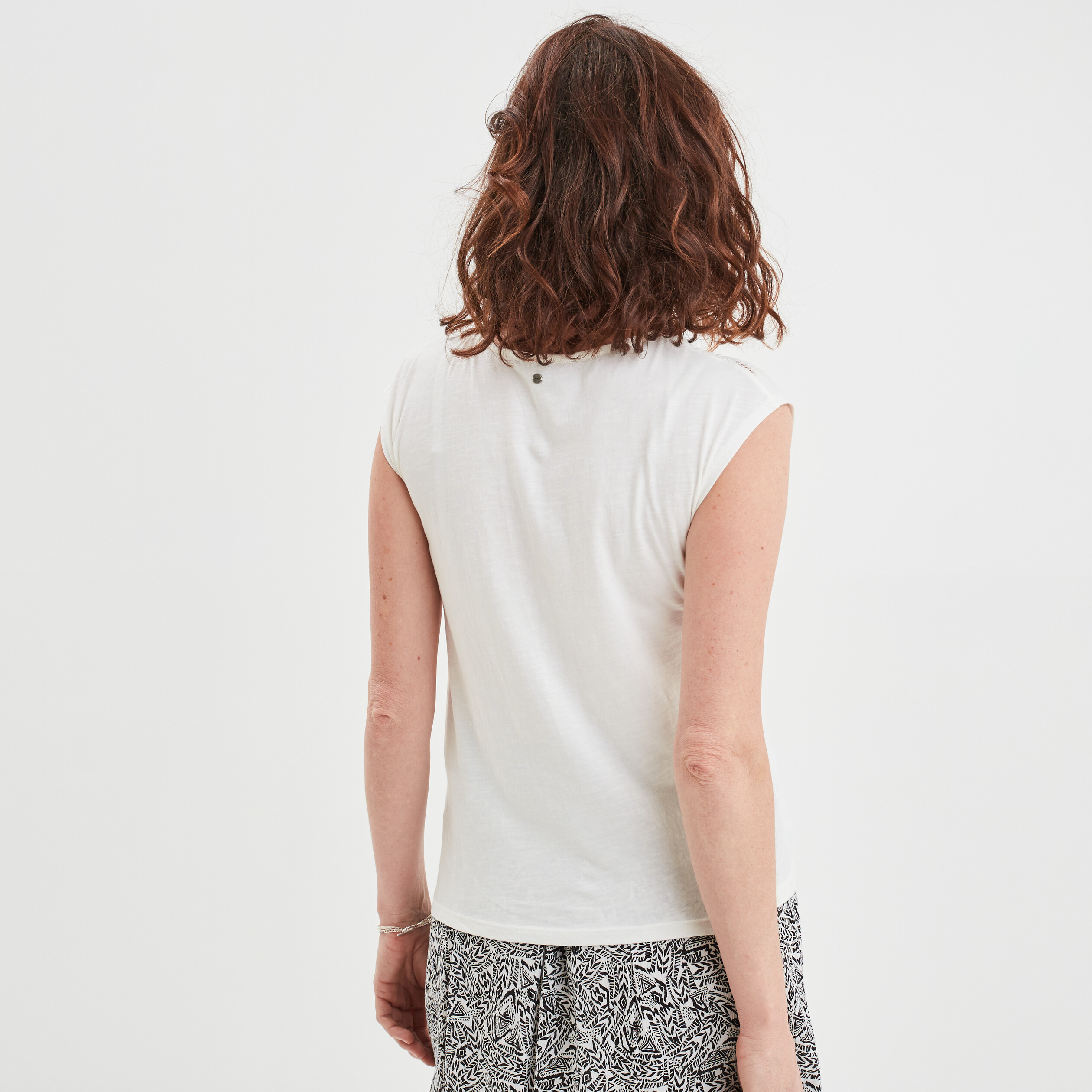 T-shirt ajusté col macramé Liberto blanc femme | La Halle