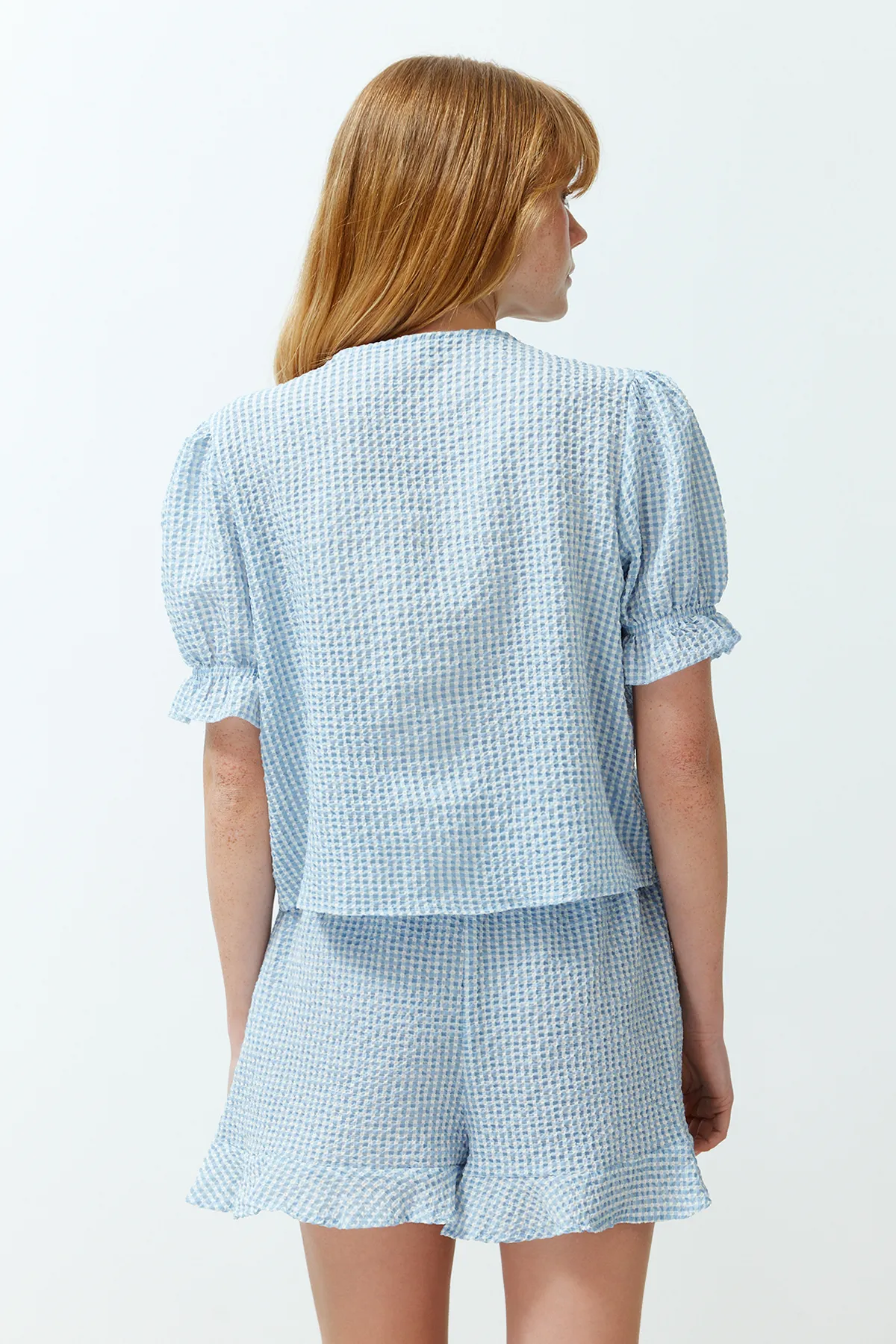 Trendyol Collection  Blaues, gewebtes Pyjama-Set aus Baumwolle mit Gingham-Struktur THMSS24PT00149