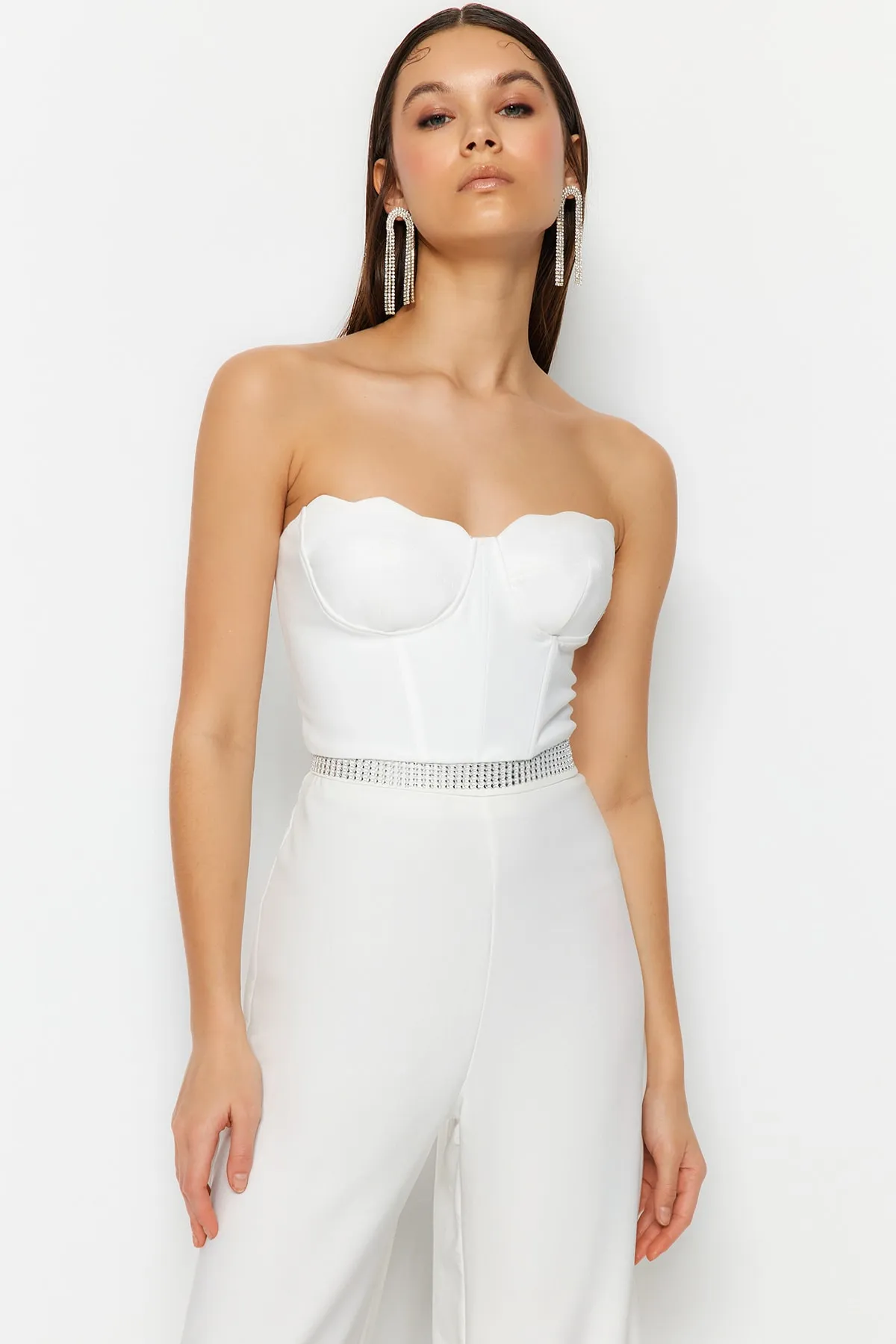 Trendyol Collection  Braut-Bustier mit kurzem Herzkragen in Ecru TPRSS23BS00125