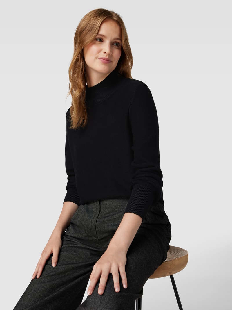 Strickpullover mit Turtleneck in schwarz