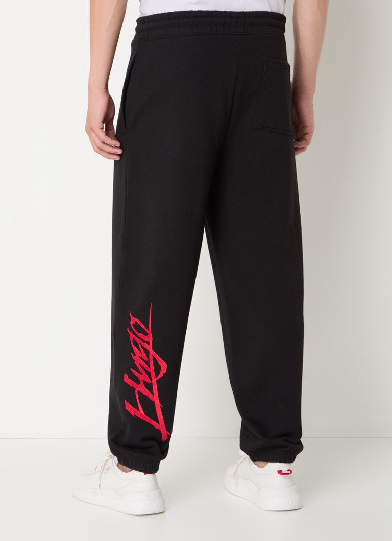 Pantaloni de trening slim fit de la HUGO BOSS, cu logo și buzunare laterale.