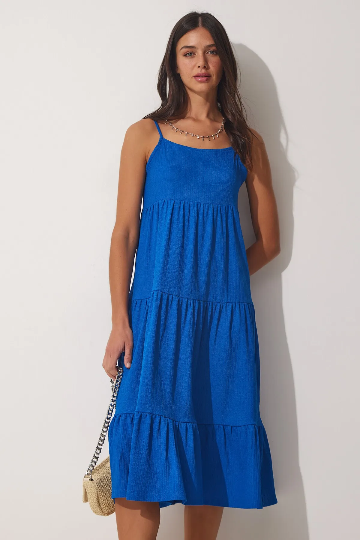 Happiness İstanbul  Blaues Damen-Sommerstrickkleid mit Riemchen und Volant UB00077