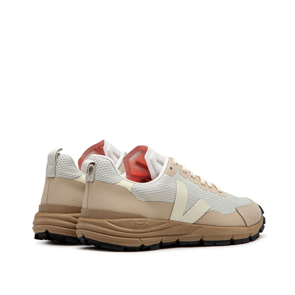 VEJA WMNS Dekkan Alveomesh DC1803548A / braun