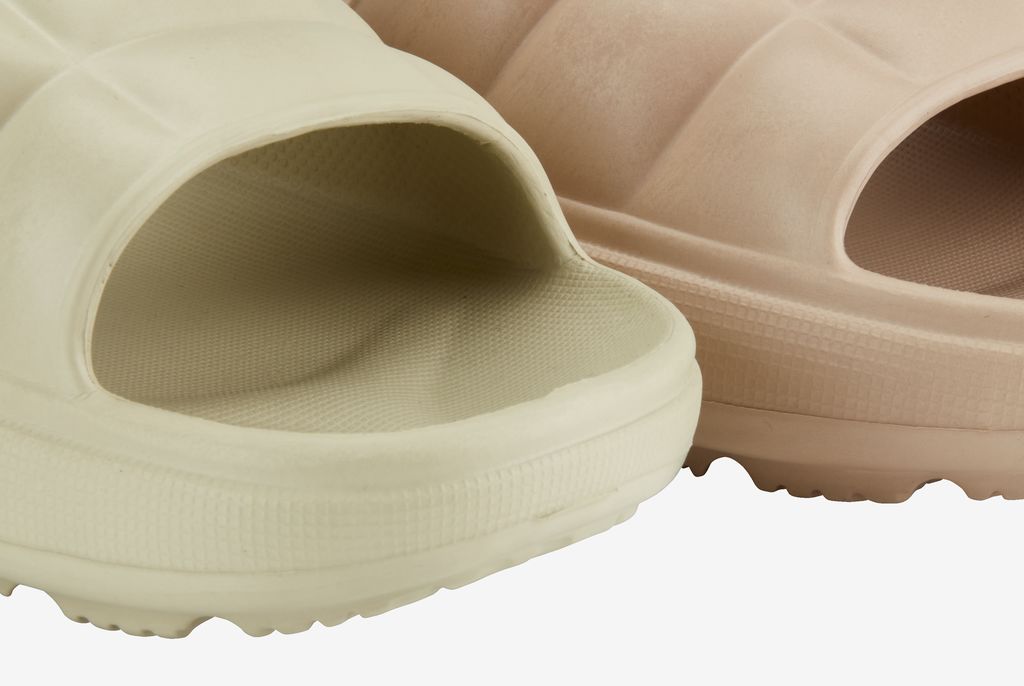 Sandálias LAXVIK tamanhos 35-42 variados.