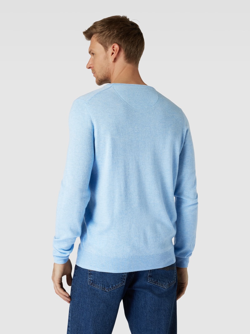 Strickpullover mit Rundhalsausschnitt in hellblau