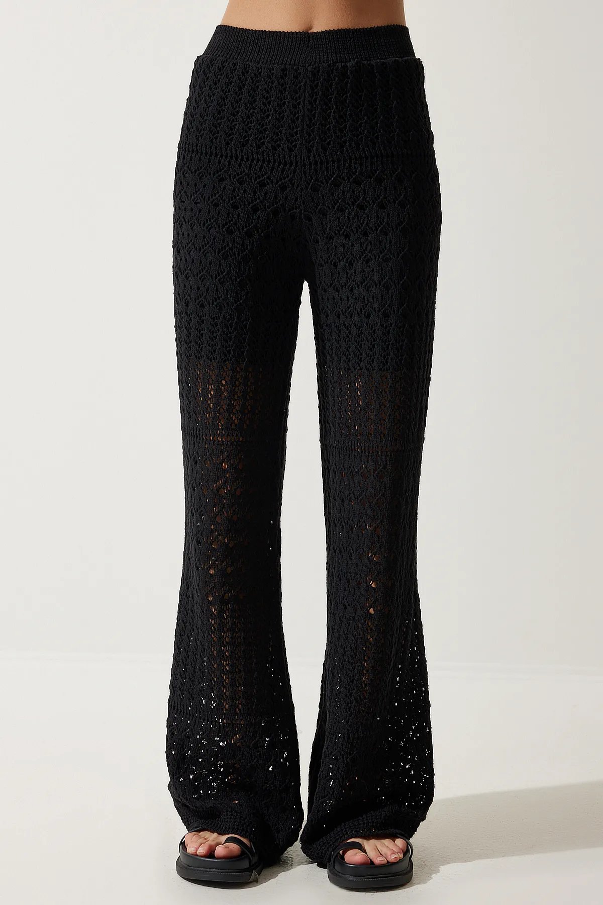 Happiness İstanbul  Schwarze, geschwungene Strickhose für Damen YU00016