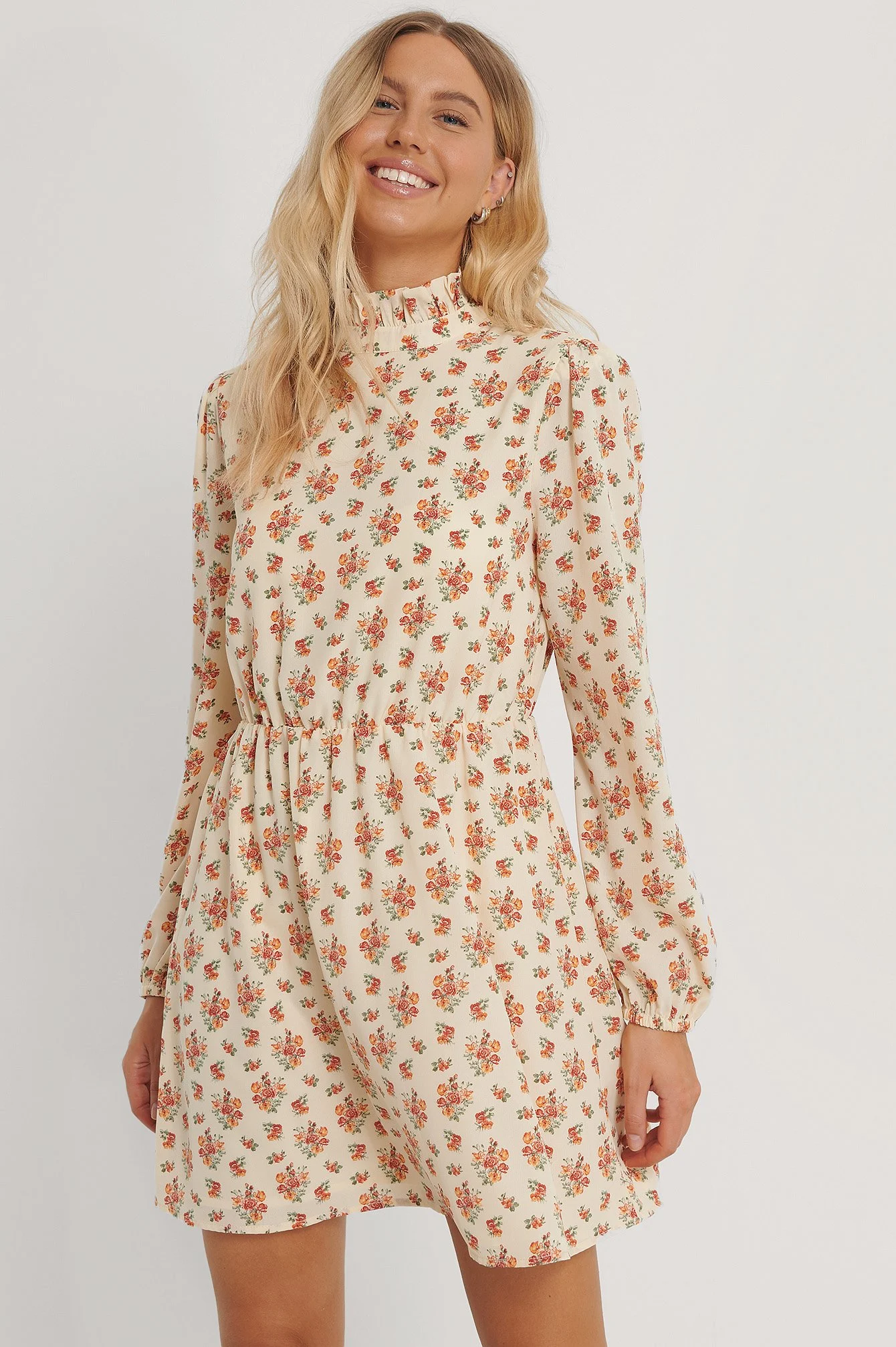 Hochgeschlossenes Minikleid