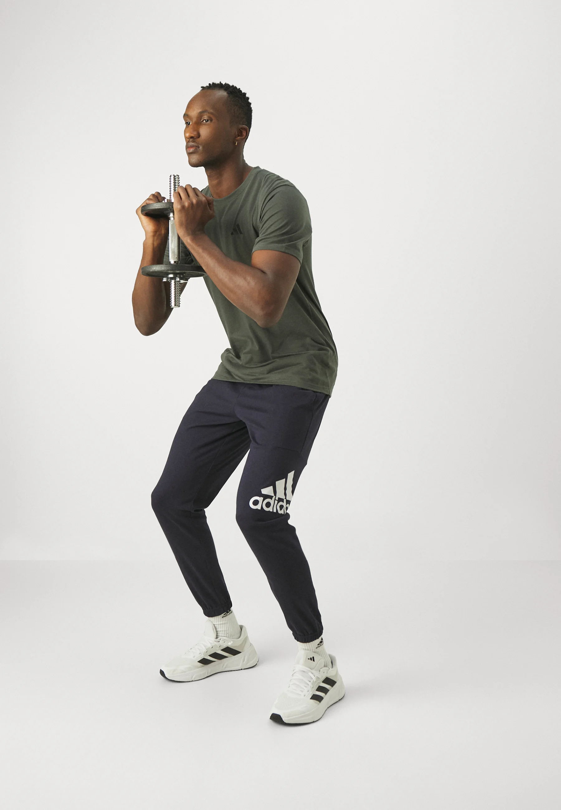 adidas Sportswear ESSENTIALS SINGLE TAPERED PANTS - Pantalones deportivos