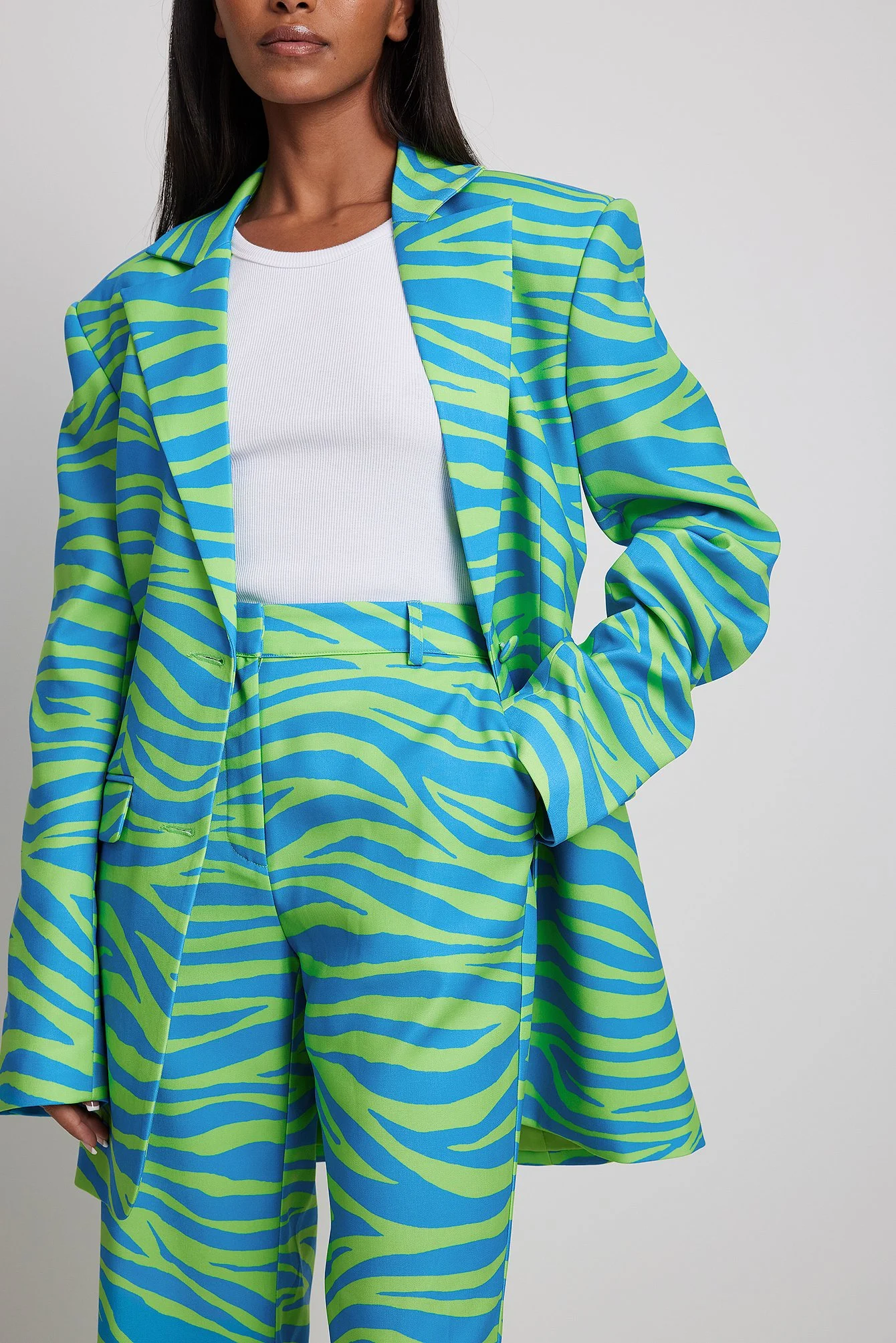 Langer, taillierter Blazer