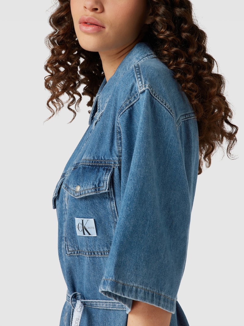 Jeanskleid mit Bindegürtel in jeans