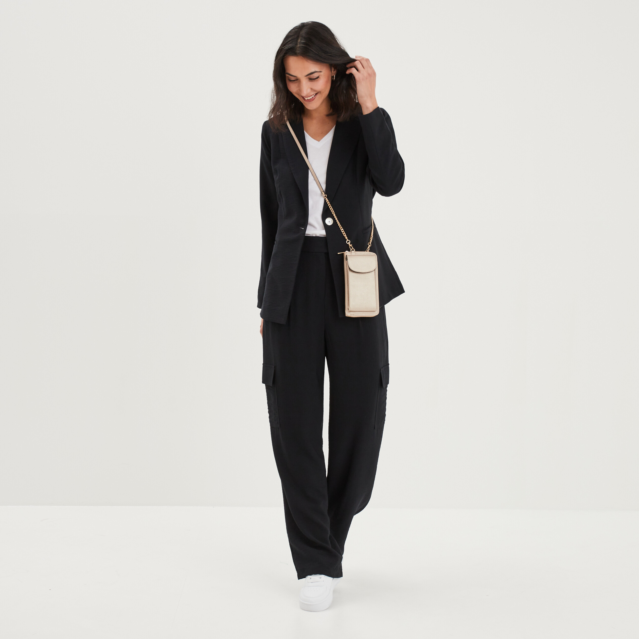 Pantalon cargo large fluide noir femme | La Halle