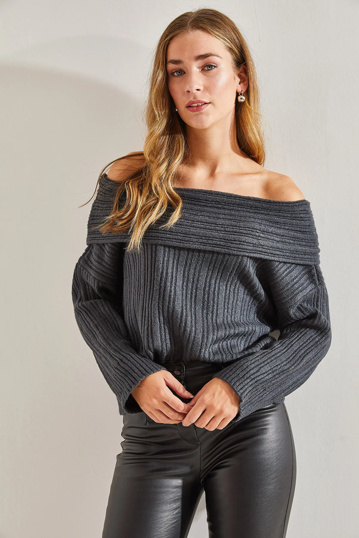 Bianco Lucci  Damenpullover mit Rüschenkragen