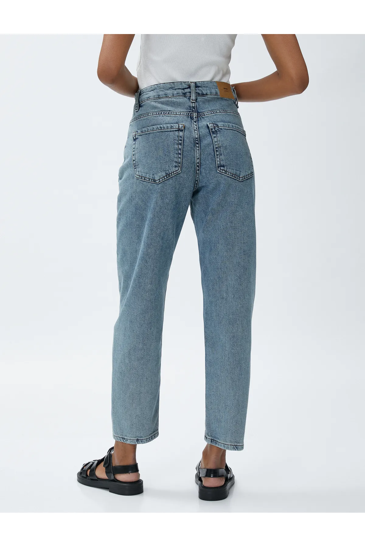 Koton  Jeans mit hoher Taille, entspannter Schnitt – Mom-Jeans