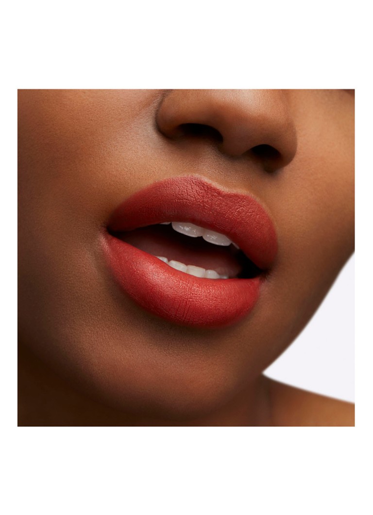 Szminka w płynie M·A·C Powder Kiss