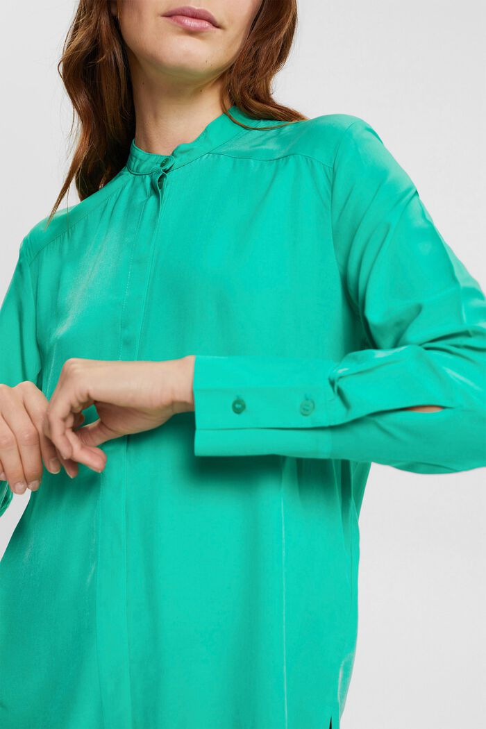Bluse mit Stehkragen