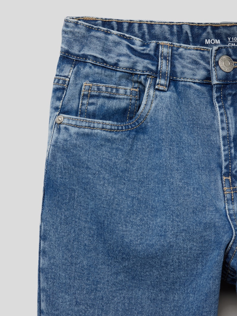 Jeans mit Kontrastnähten in jeans