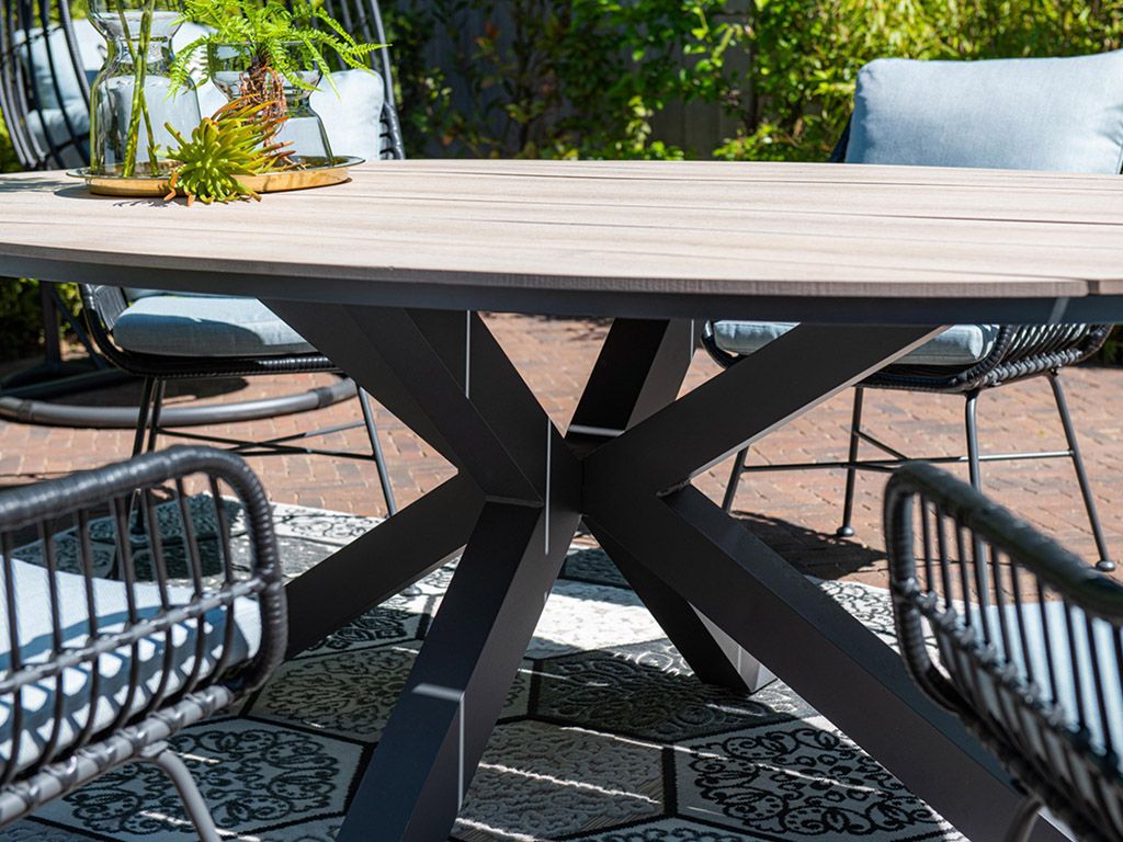 Outdoor Feelings Edson Carbon Black Light Teak 220 x 115 Gartentisch