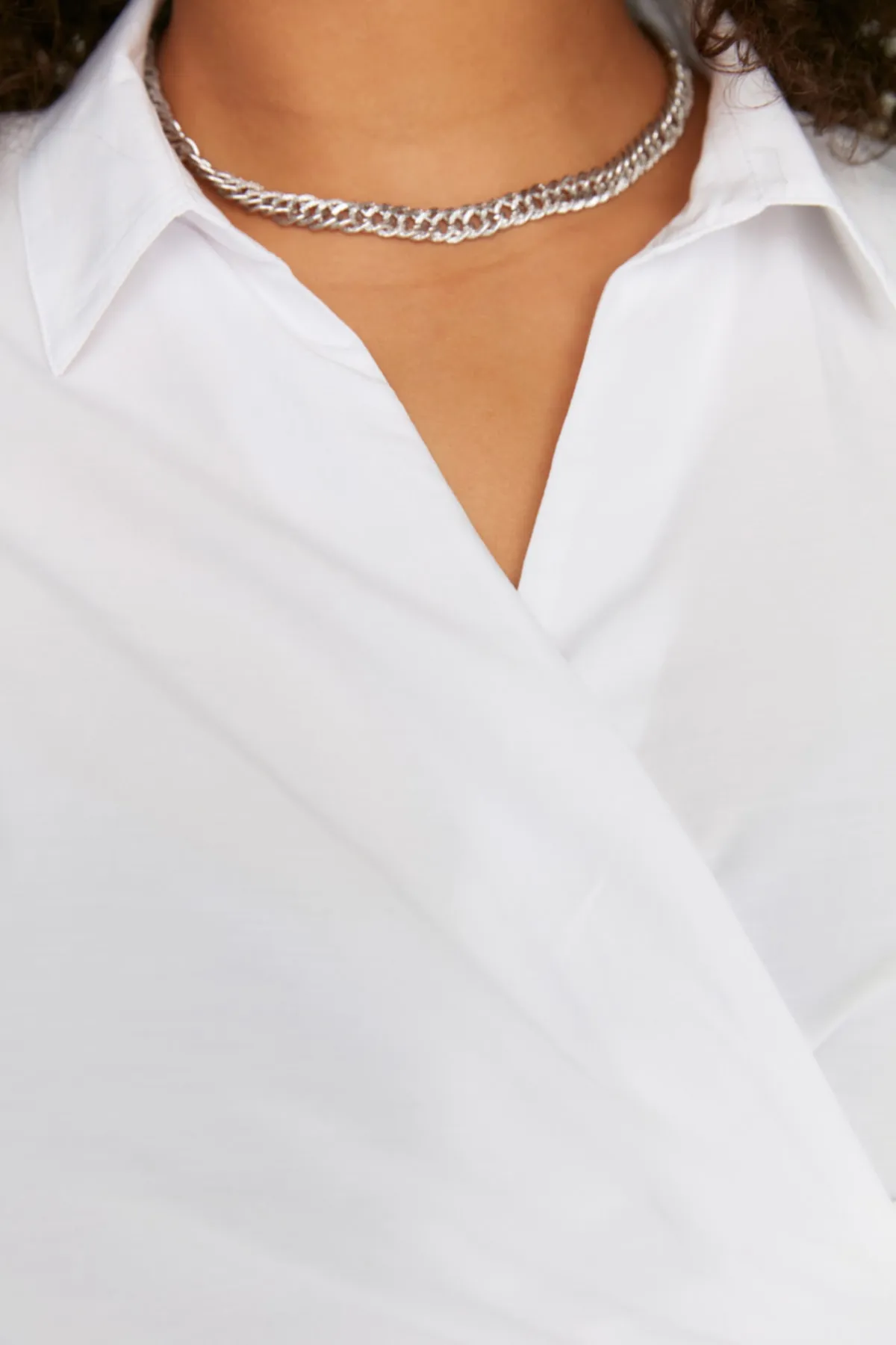 Trendyol Curve  Weißes zweireihiges gewebtes Hemd mit Krawattendetail TBBSS22GO0628