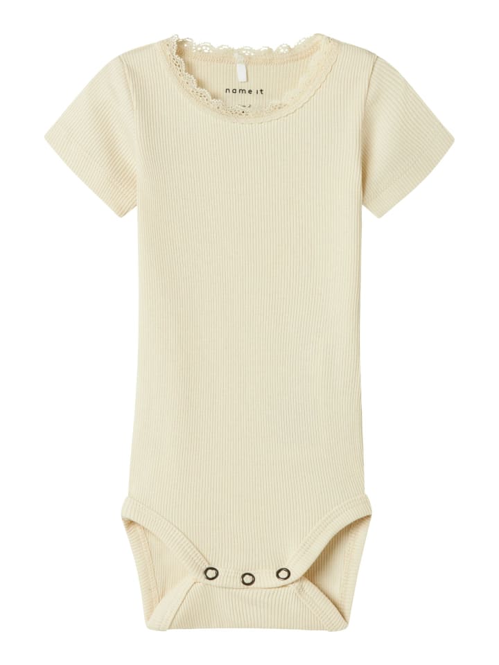 name it Kurzarmbody mit Spitzenbordüre in summer sand günstig kaufen