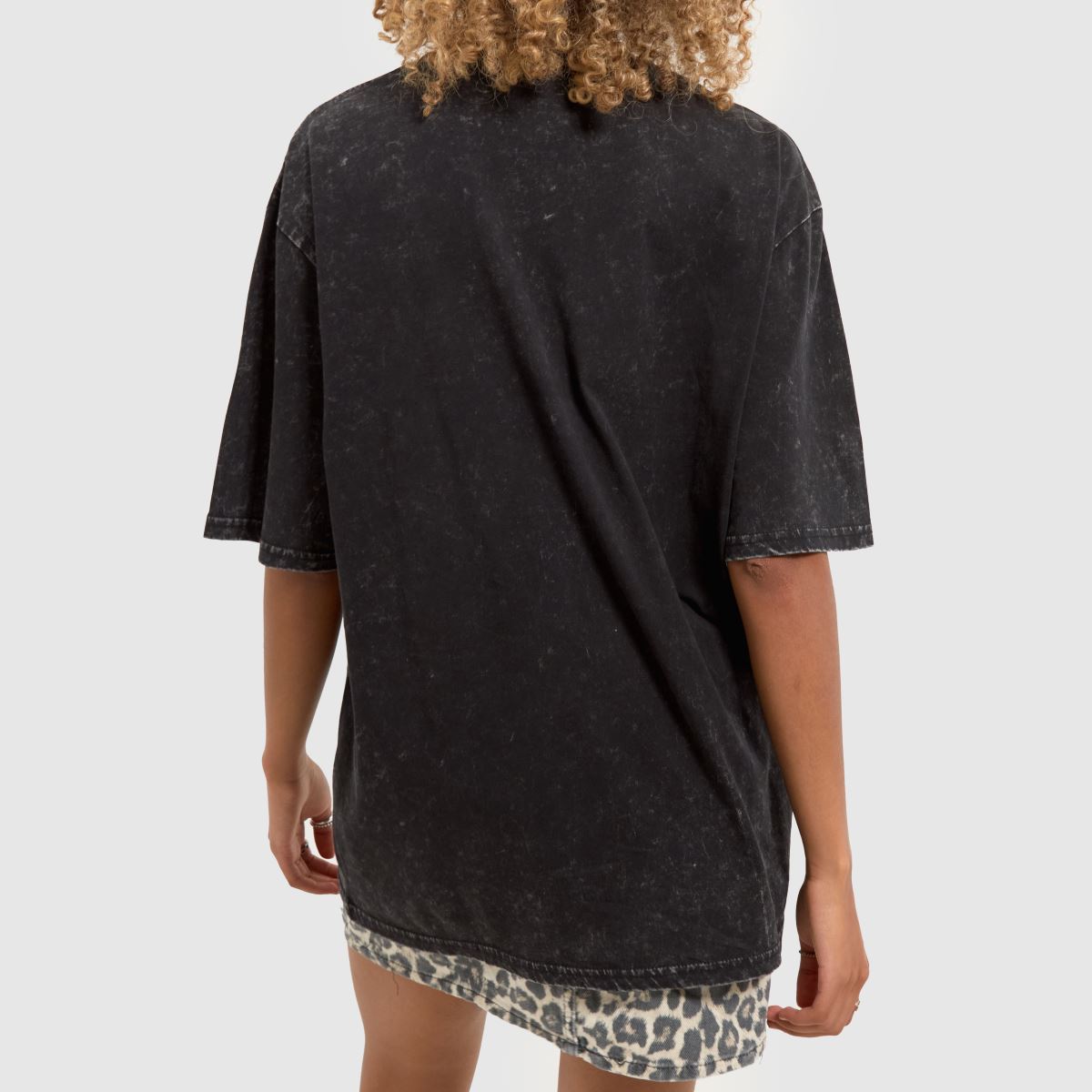 Santa Cruz – Svart t-shirt med utsmyckade prickar