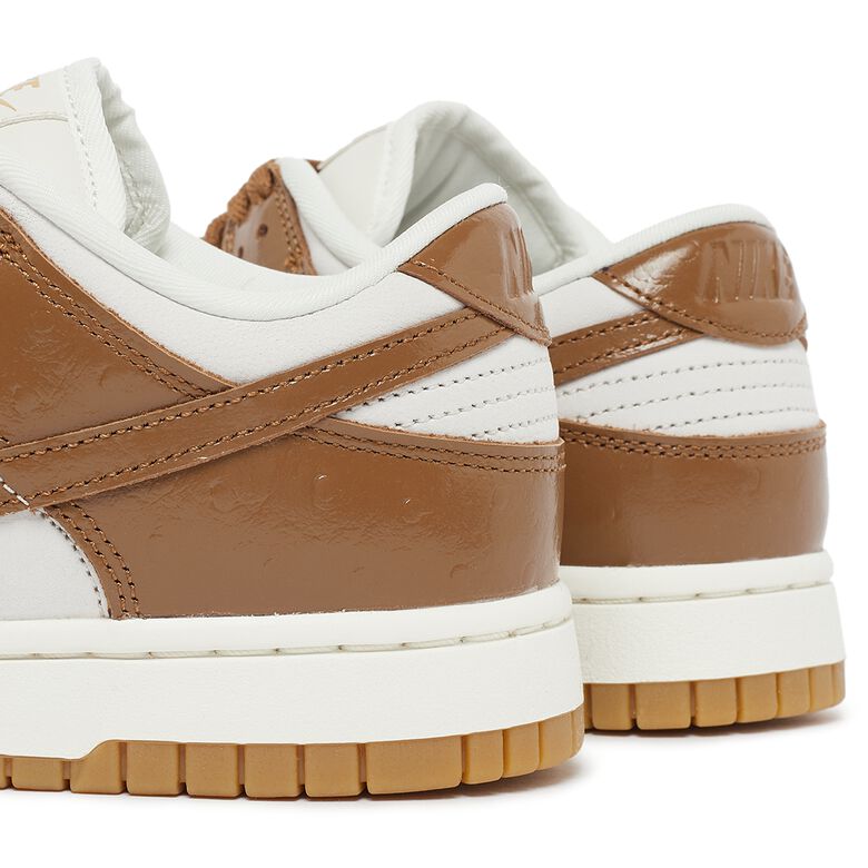 NIKE Wmns Dunk Low LX 