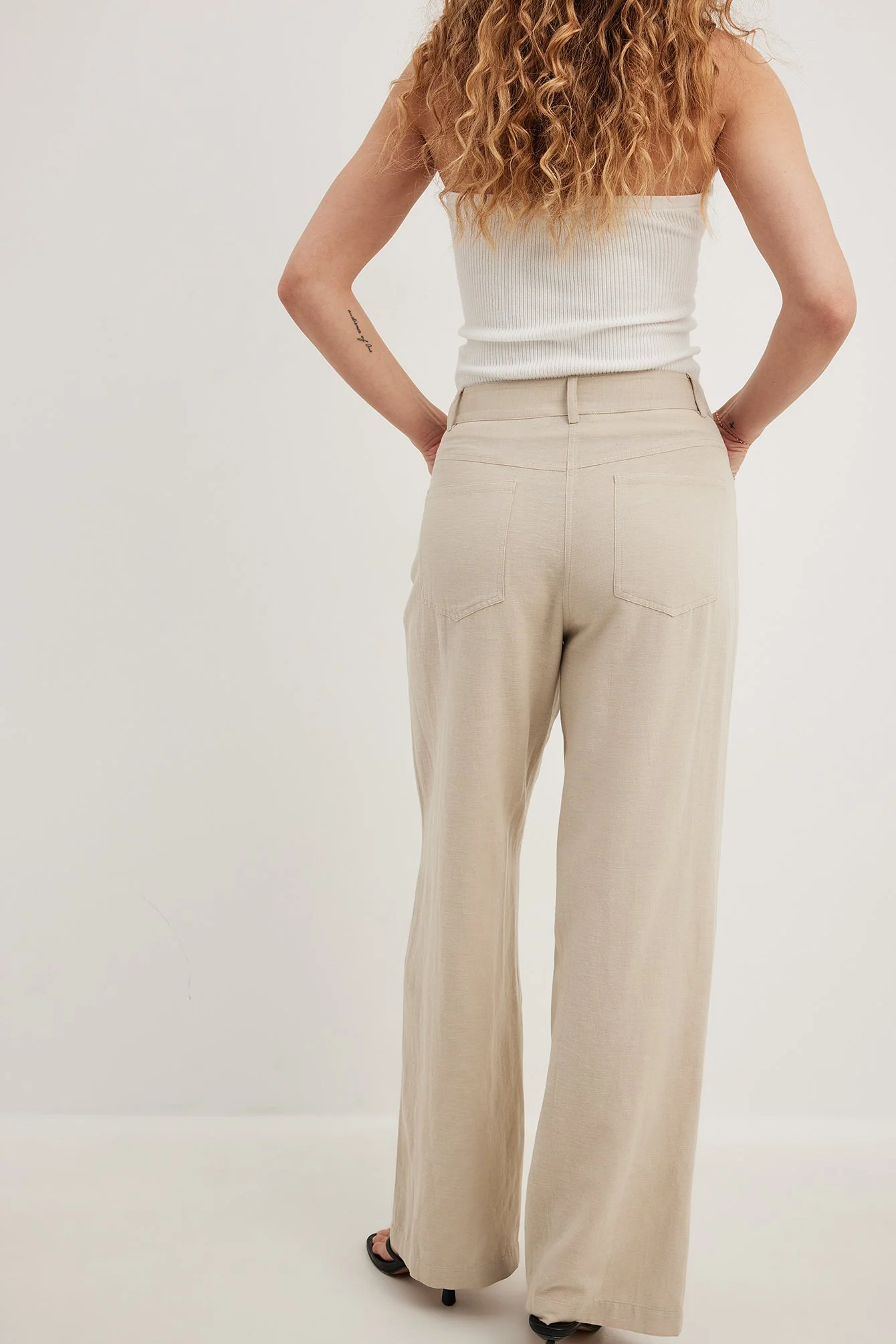 Hose aus Leinenmix mit mittlerer Taille