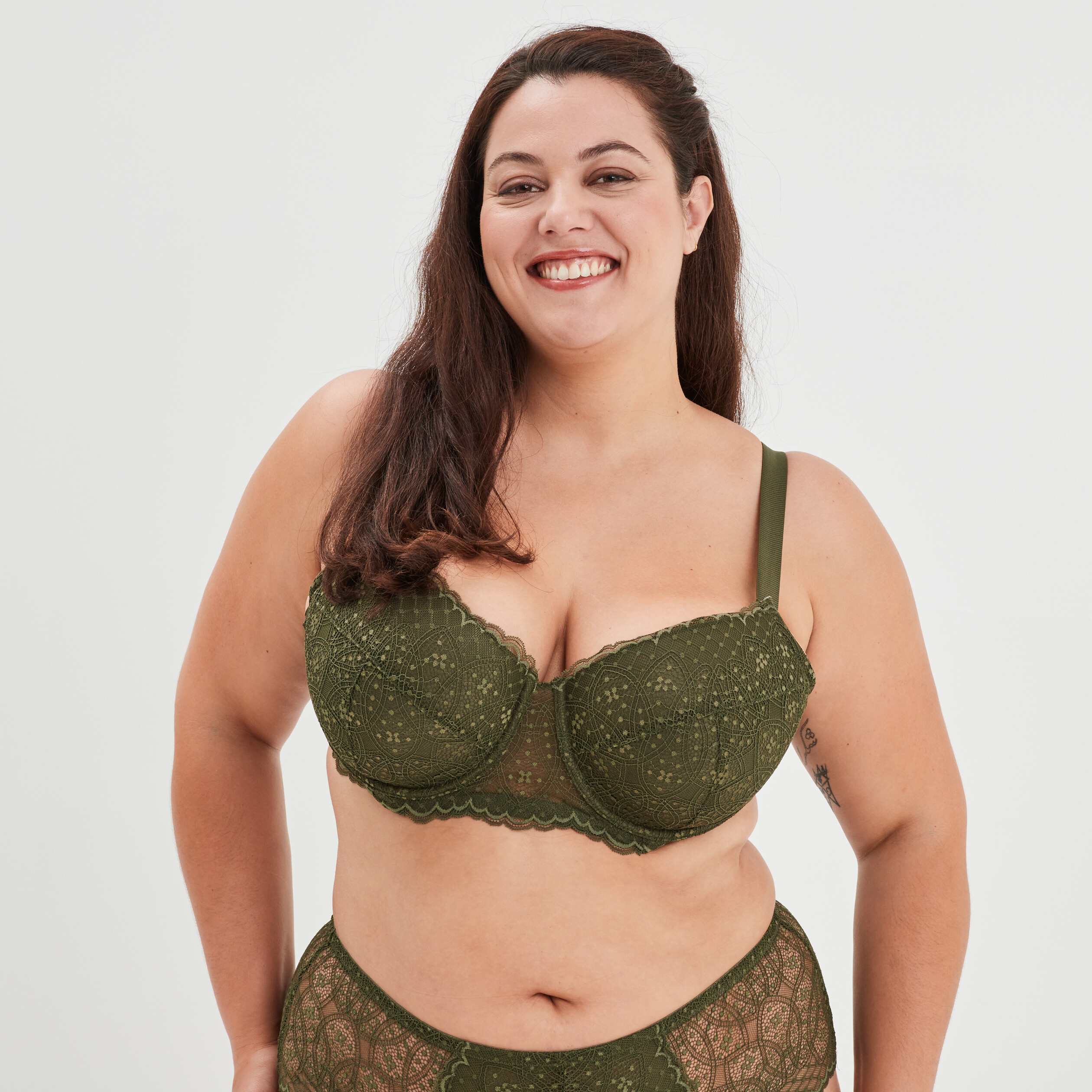 Soutien-gorge emboîtant à dentelle Izzie vert kaki femme grande taille | La Halle