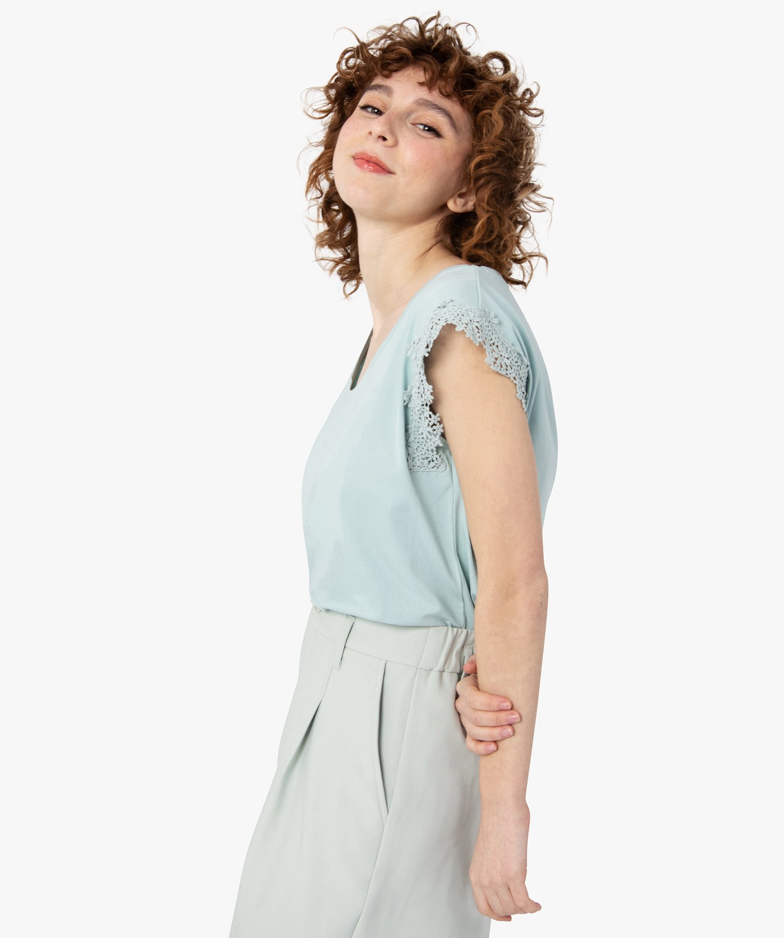 Tee-shirt femme sans manches avec emmanchures dentelle bleu | GEMO