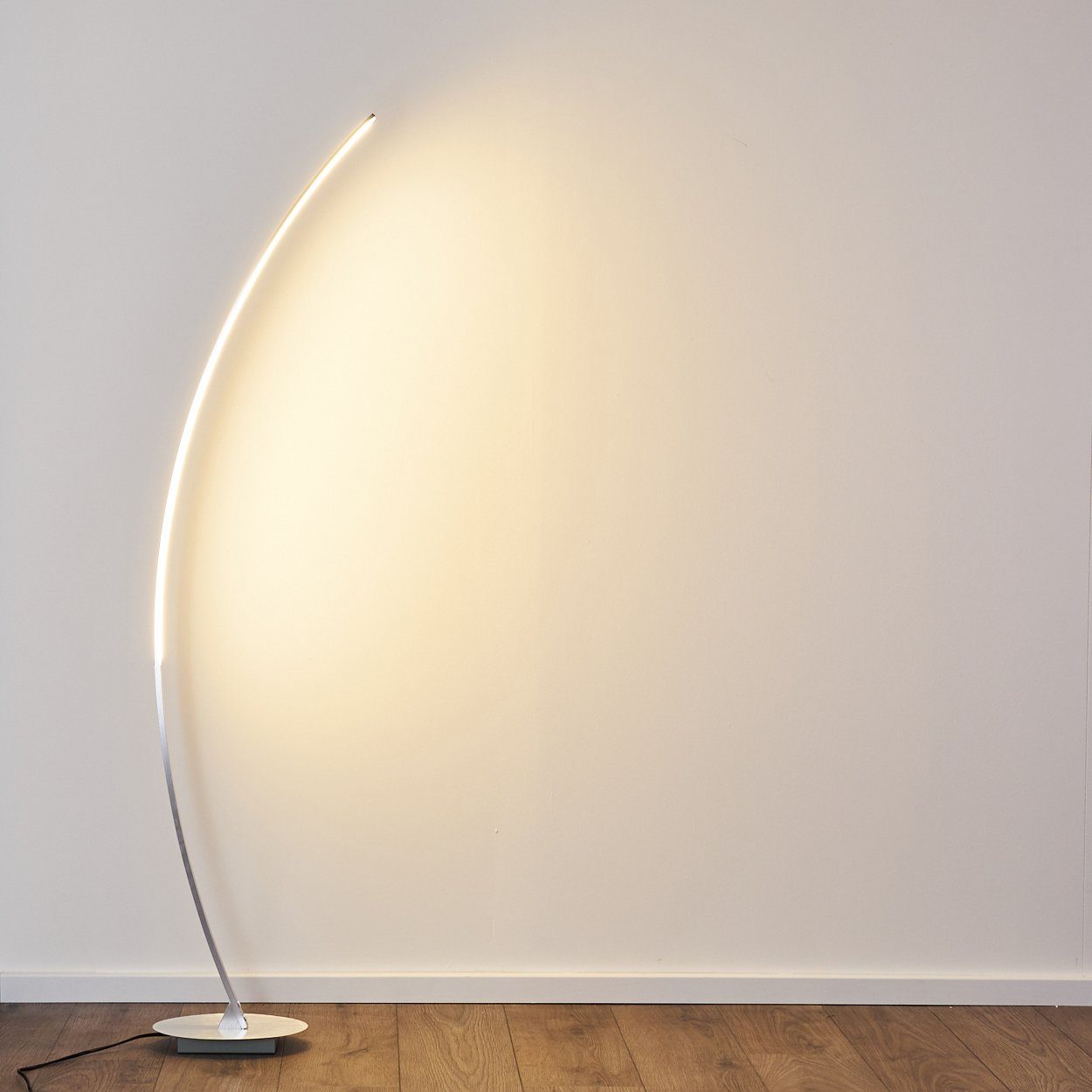 hofstein Bogenlampe Oneto LED Designer Standlampe in Aluminiumgebürstet, mit Fußschalter und Kabel, Leselampe, fest eingebaute LEDs 1100 Lumen