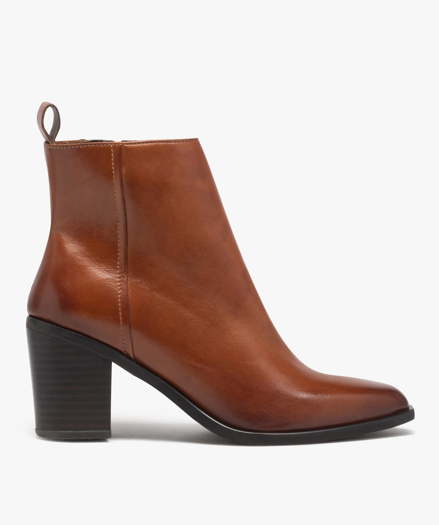 Boots femme en cuir uni à talon carré et bout pointu - Taneo camel | GEMO
