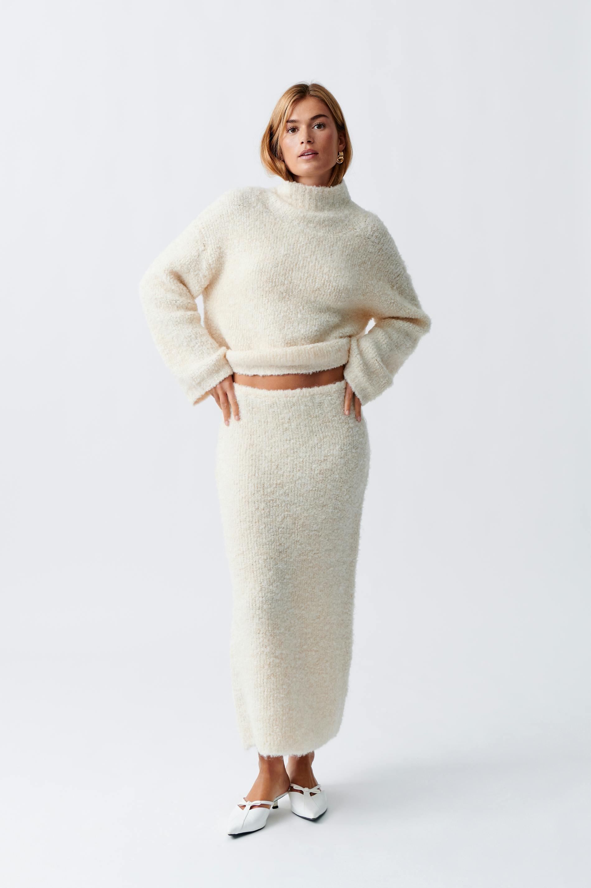 Knitted boucle skirt