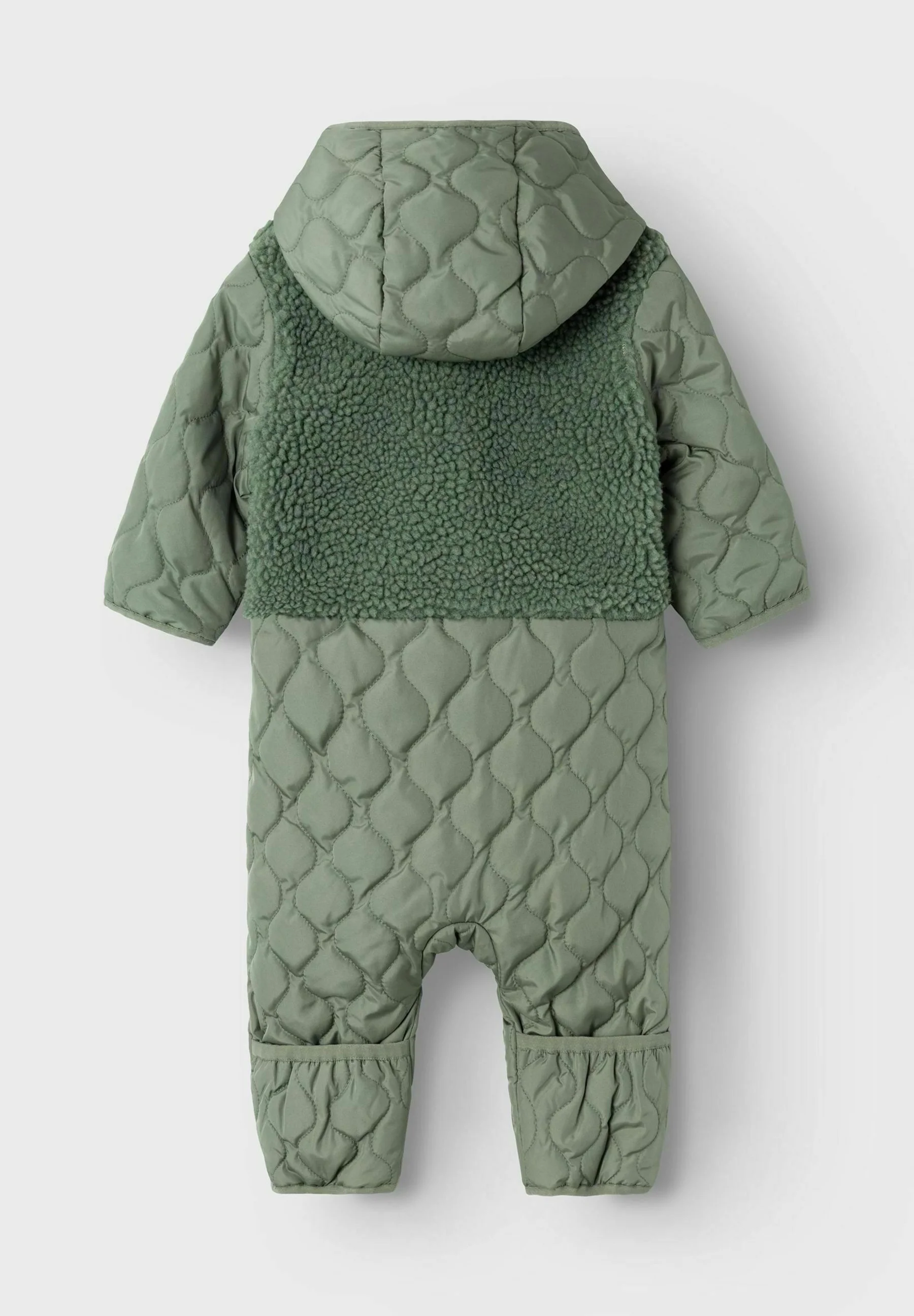 Nómbralo traje de nieve