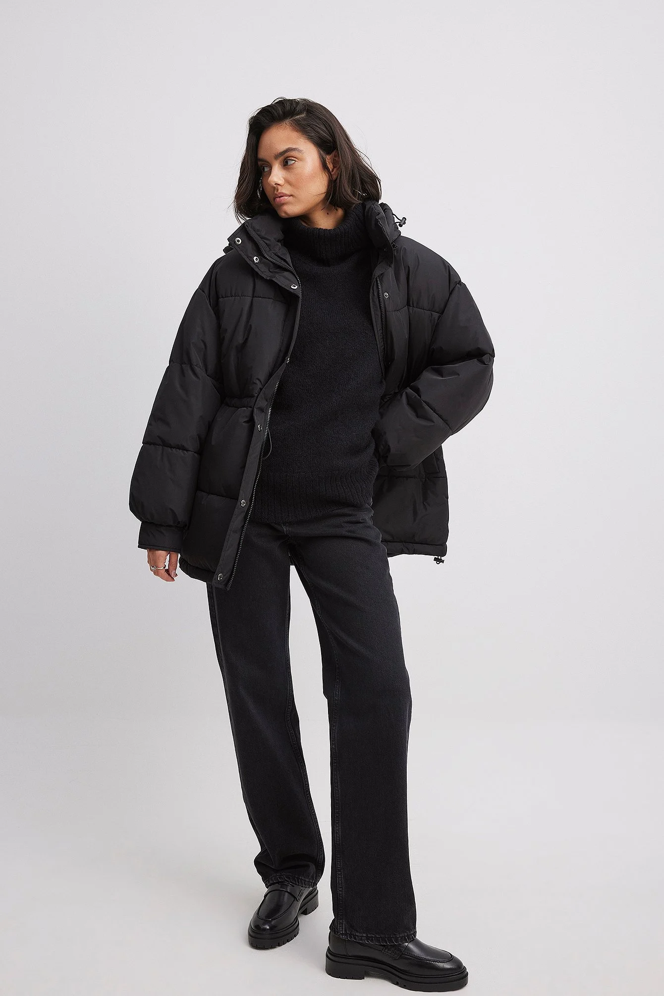 Gepolsterte Jacke mit Kordelzug in der Taille