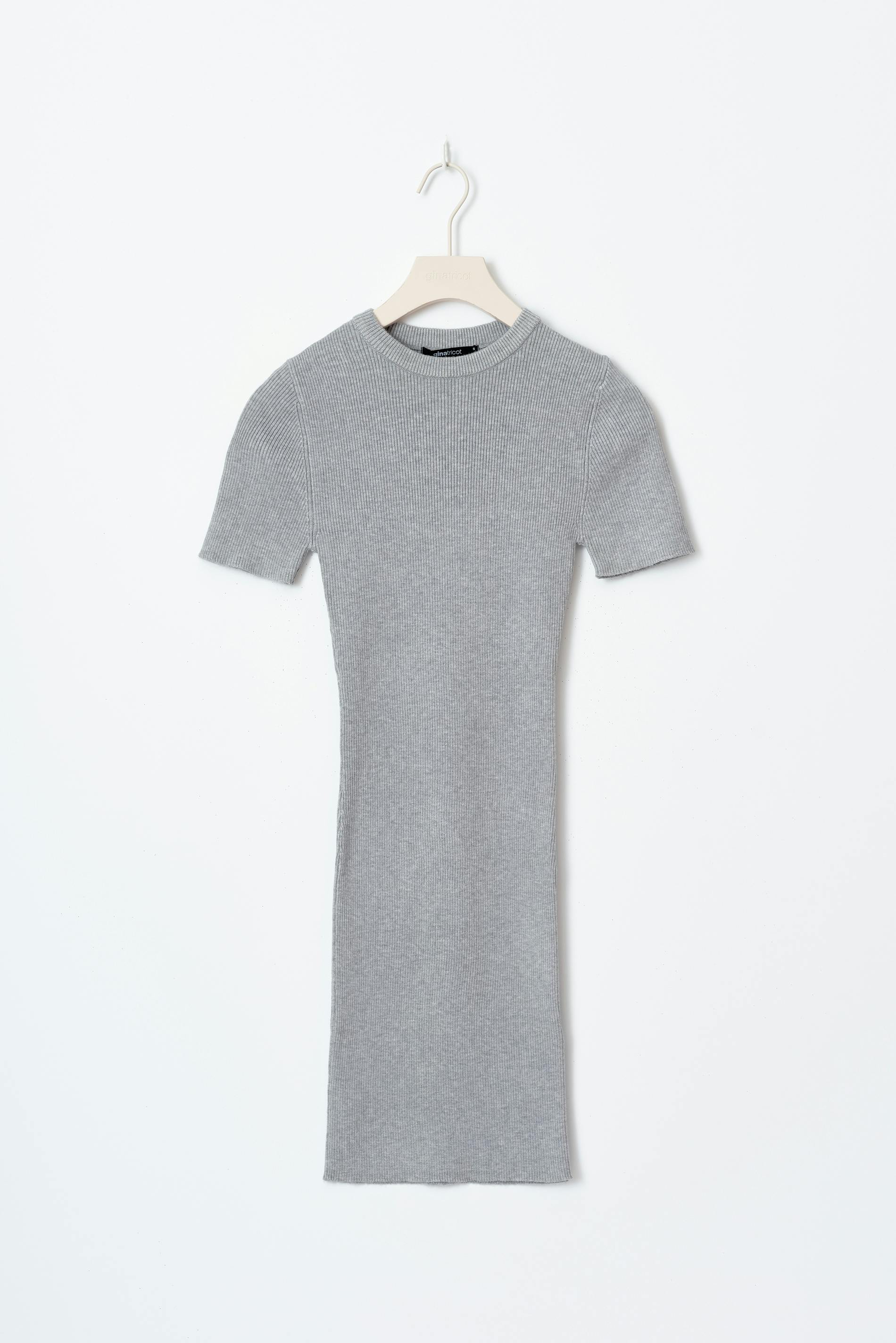 Short sleeve knit dress