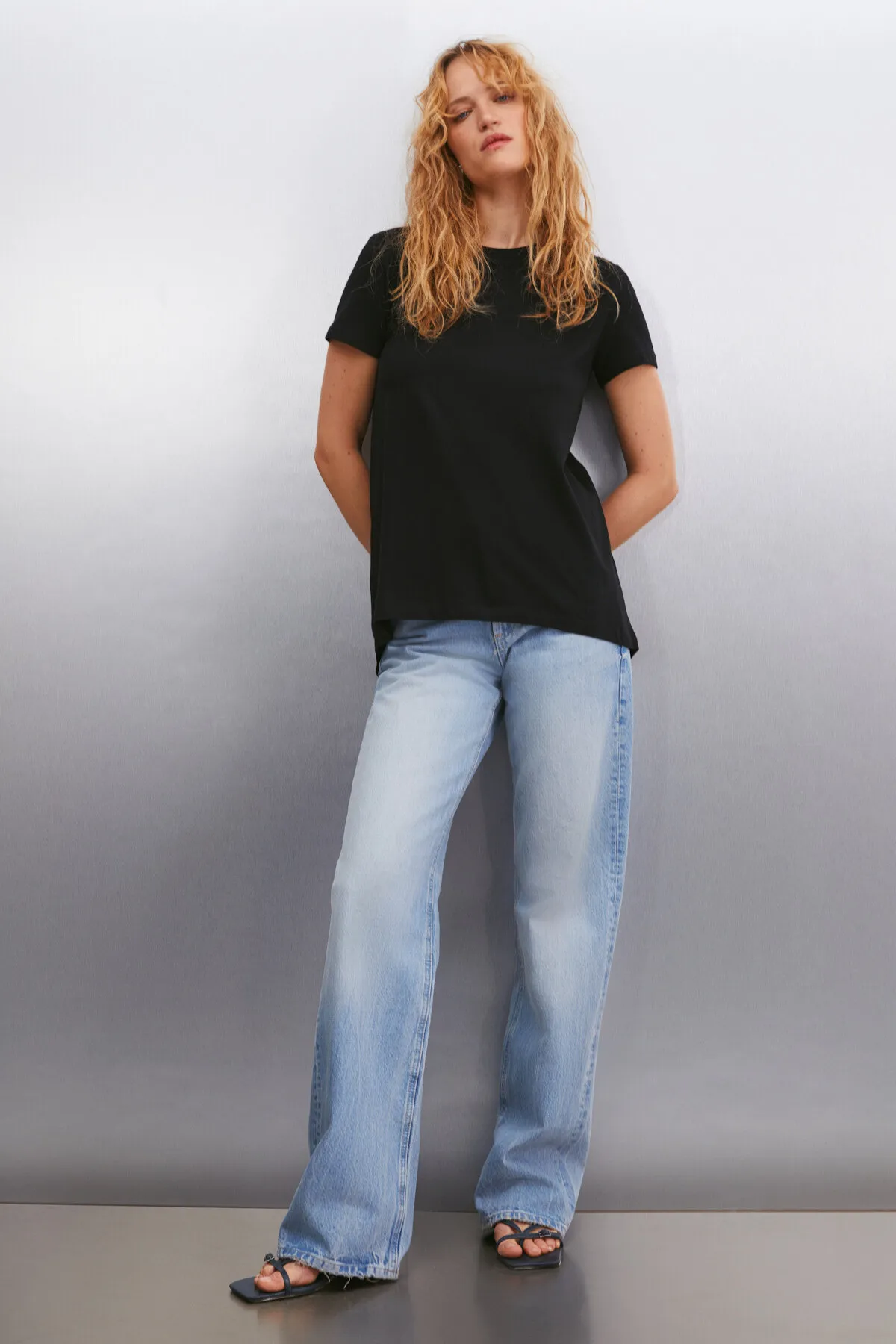 GRIMELANGE  Samantha Damen-T-Shirt mit Rundhalsausschnitt aus 100 % Baumwolle in Schwarz