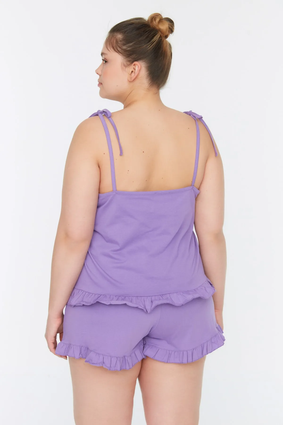 Trendyol Curve  Lila Pyjama-Set mit Riemchen und Rüschendetail TBBSS22PT0564