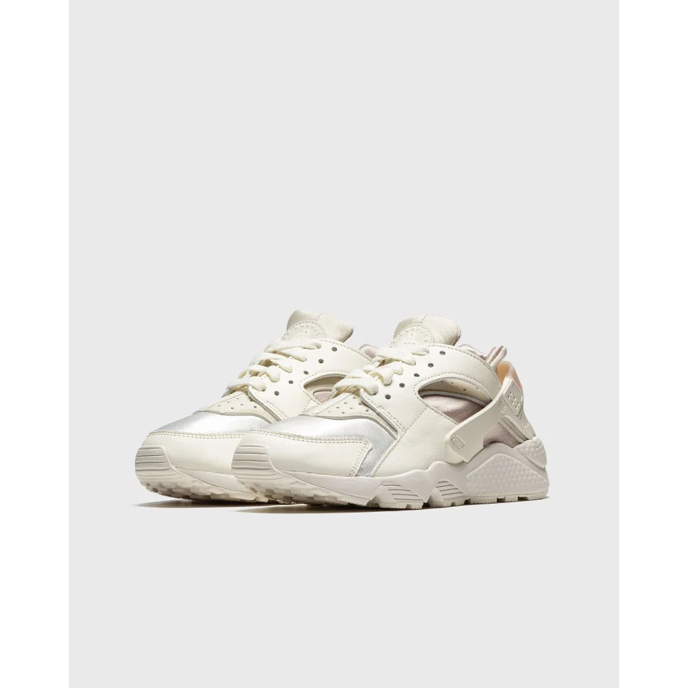 Nike Air Huarache DH4439-104 / weiss
