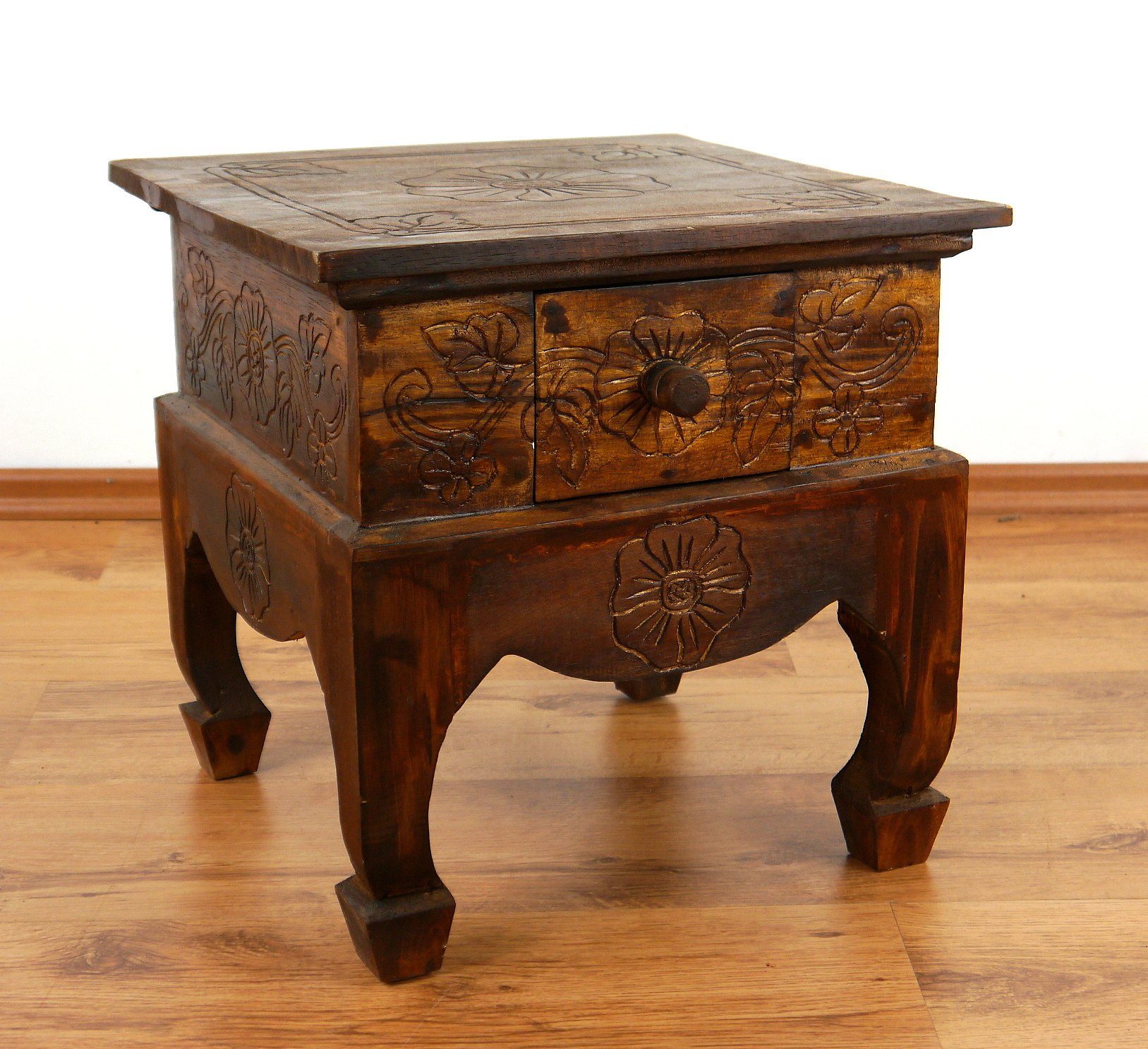 livasia Couchtisch livasia Couchtisch aus Bali, nachhaltig, handgefertigt, 39x39cm, handgefertigt