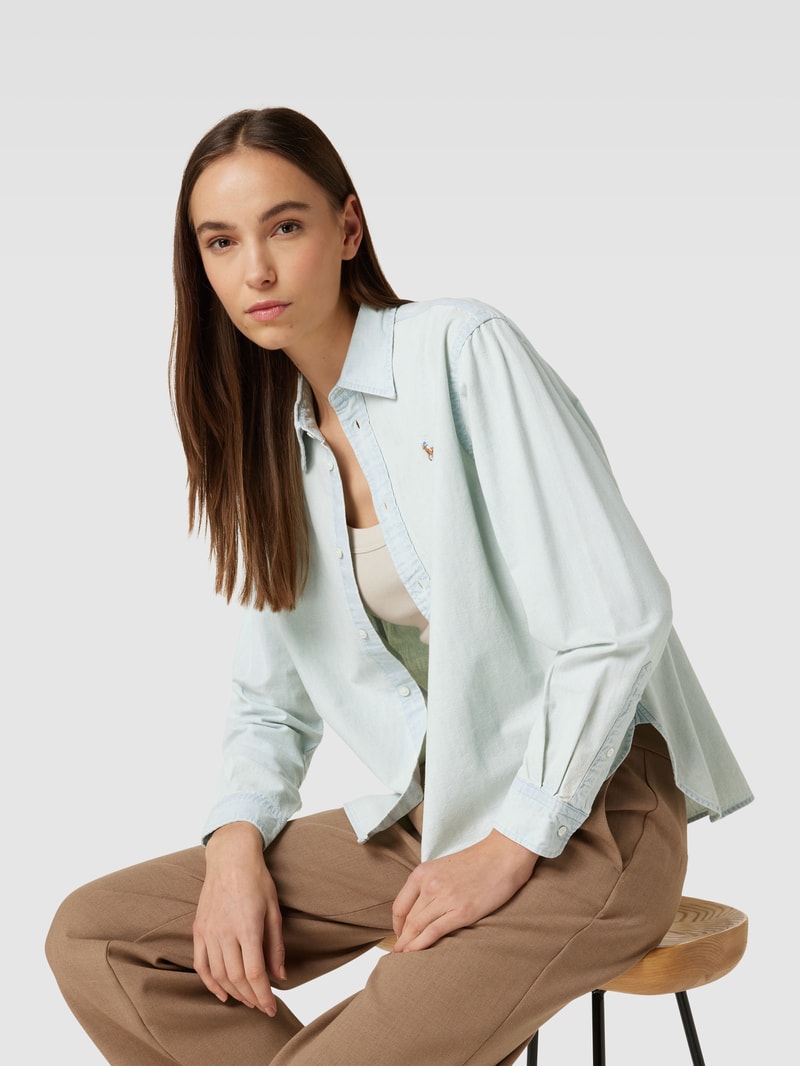 Bluse mit Logo-Stitching und durchgehender Knopfleiste in jeans