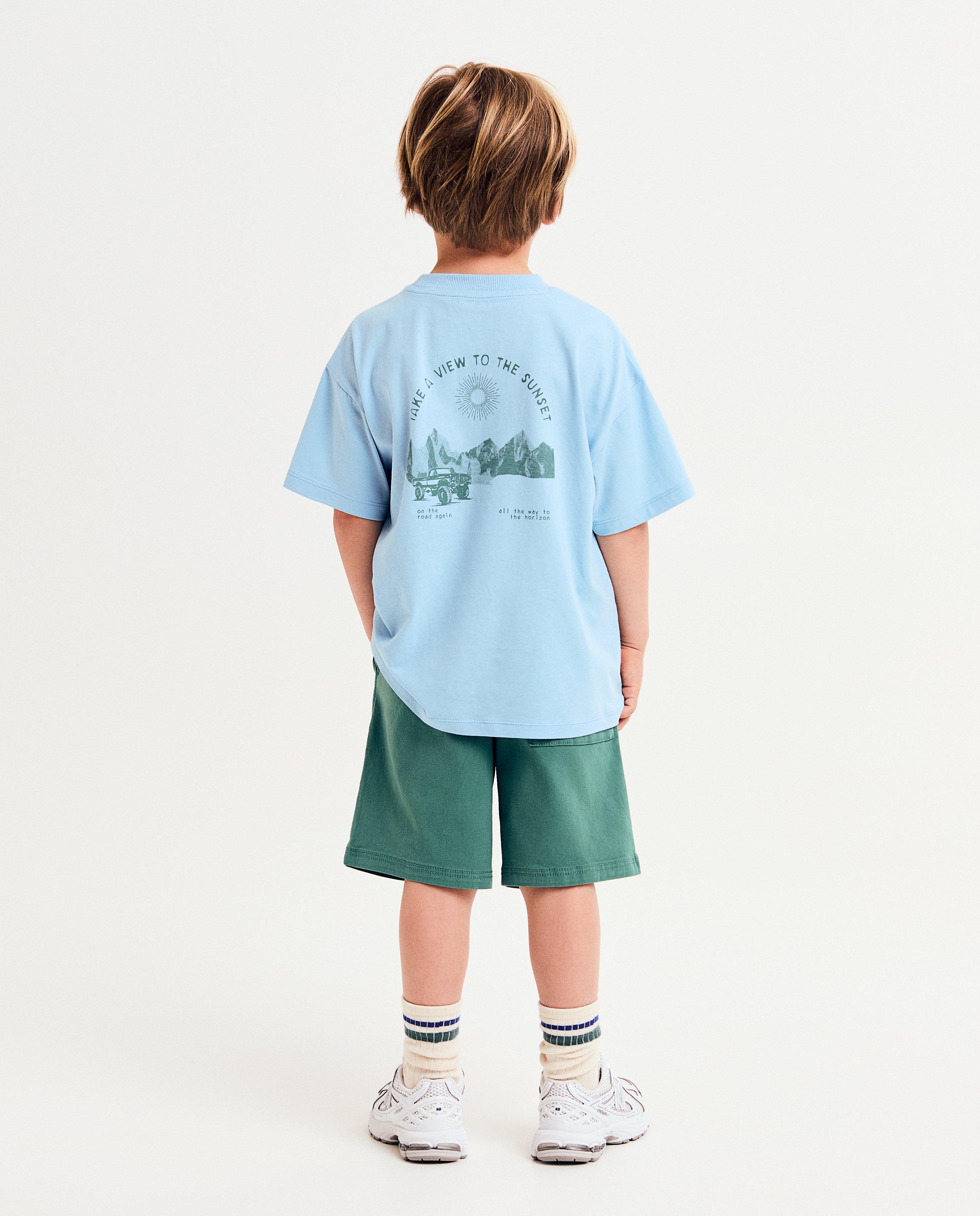 Tricou Besties cu imprimeu albastru pe spate