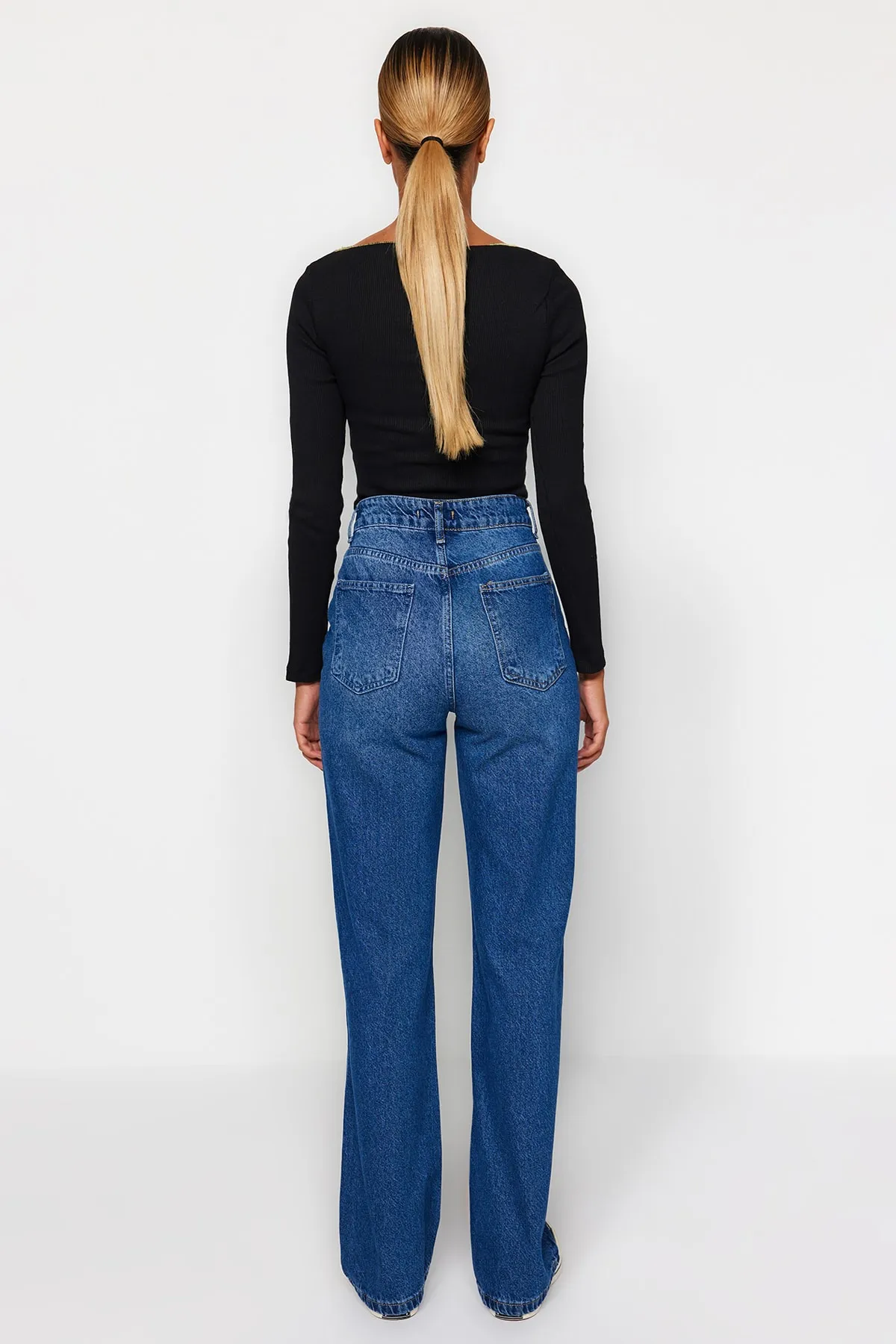 Trendyol Collection  Blaue Jeans mit hoher Taille und weitem Bein TWOAW24JE00073
