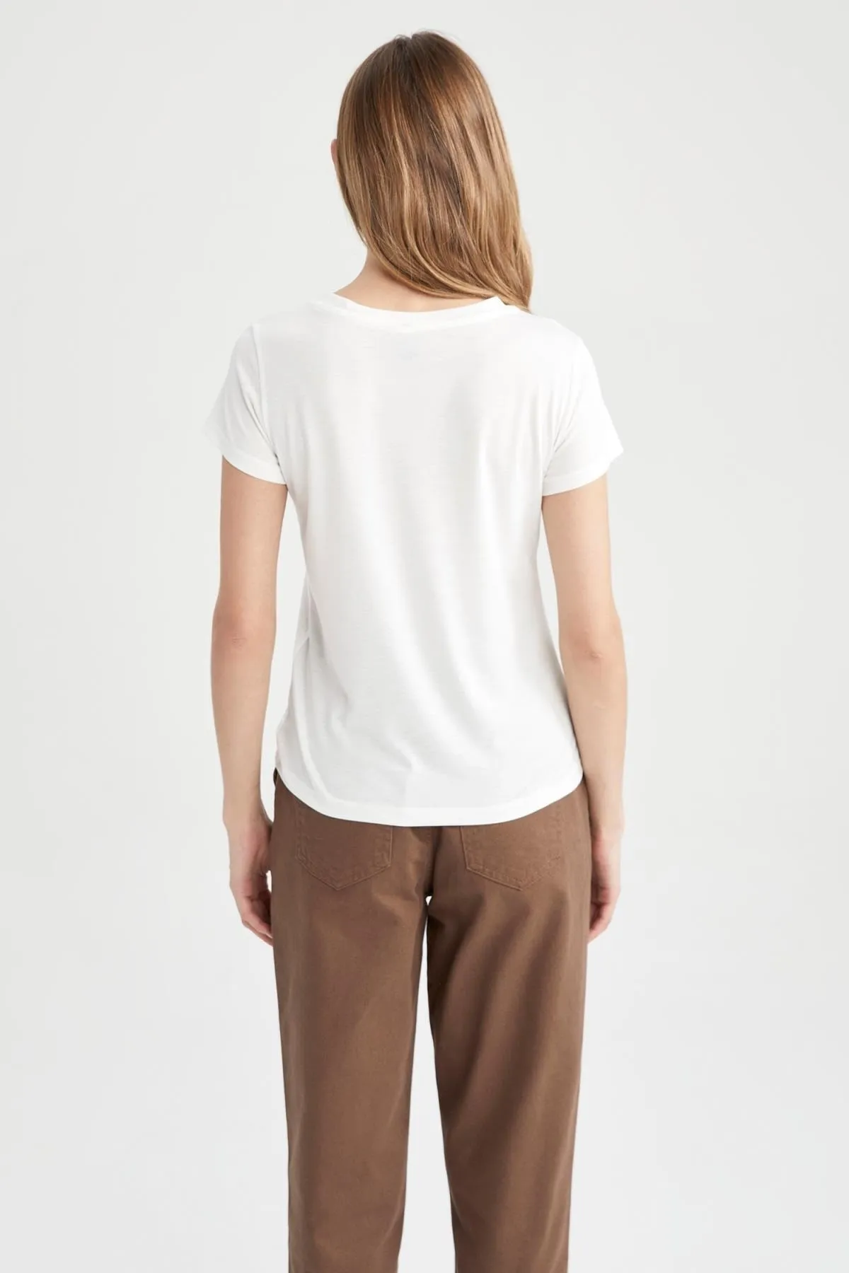 DeFacto  Kurzarm-T-Shirt mit normaler Passform und Rundhalsausschnitt