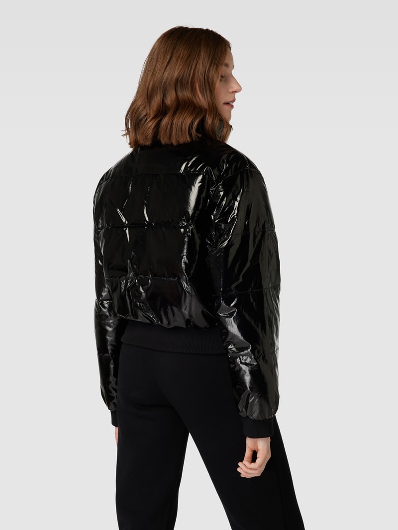 Steppjacke mit Stehkragen in schwarz