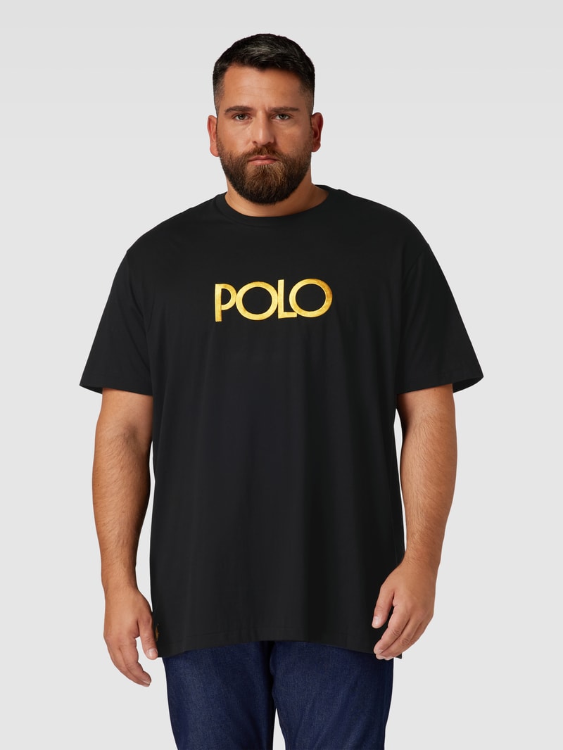 PLUS SIZE T-Shirt mit Label-Stitching in schwarz