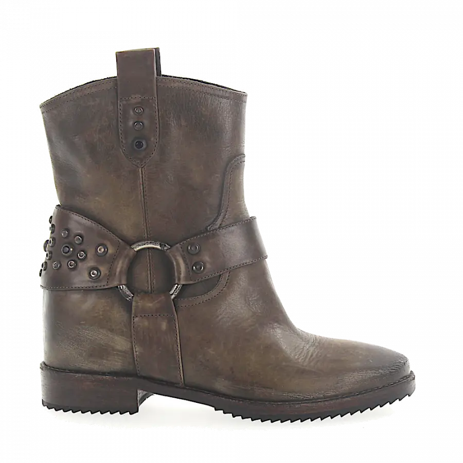 ROSS B. - Cowboy-/ Bikerstiefeletten Kalbsleder Nieten Zierriemen taupe - grau