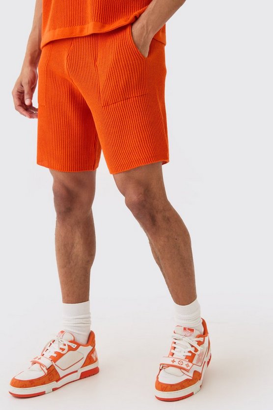 Lockere mittellange gerippte Strick-Shorts